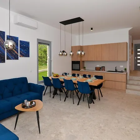 Villa Sea House *