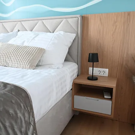 Sea House Villa *
